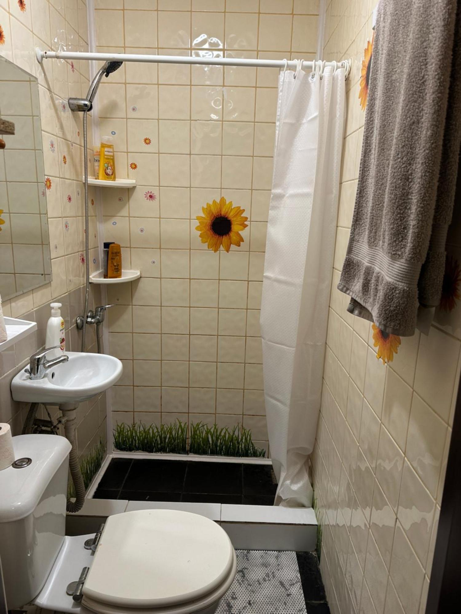 Economic Low Buget Downtown Studio Tiny Home On Street Piata Amzei Bucharest Exterior photo
